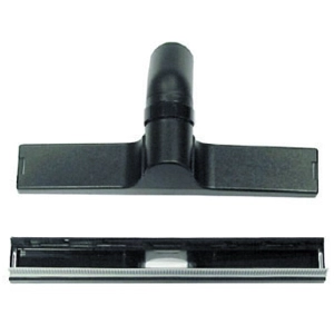 Nozzle body with water insert